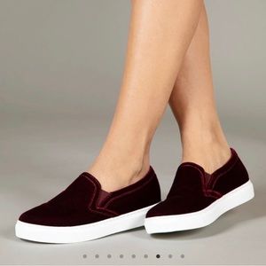 M. Gemi Size 38 7.5/8 Burgundy Velvet Slip-On Cerchio